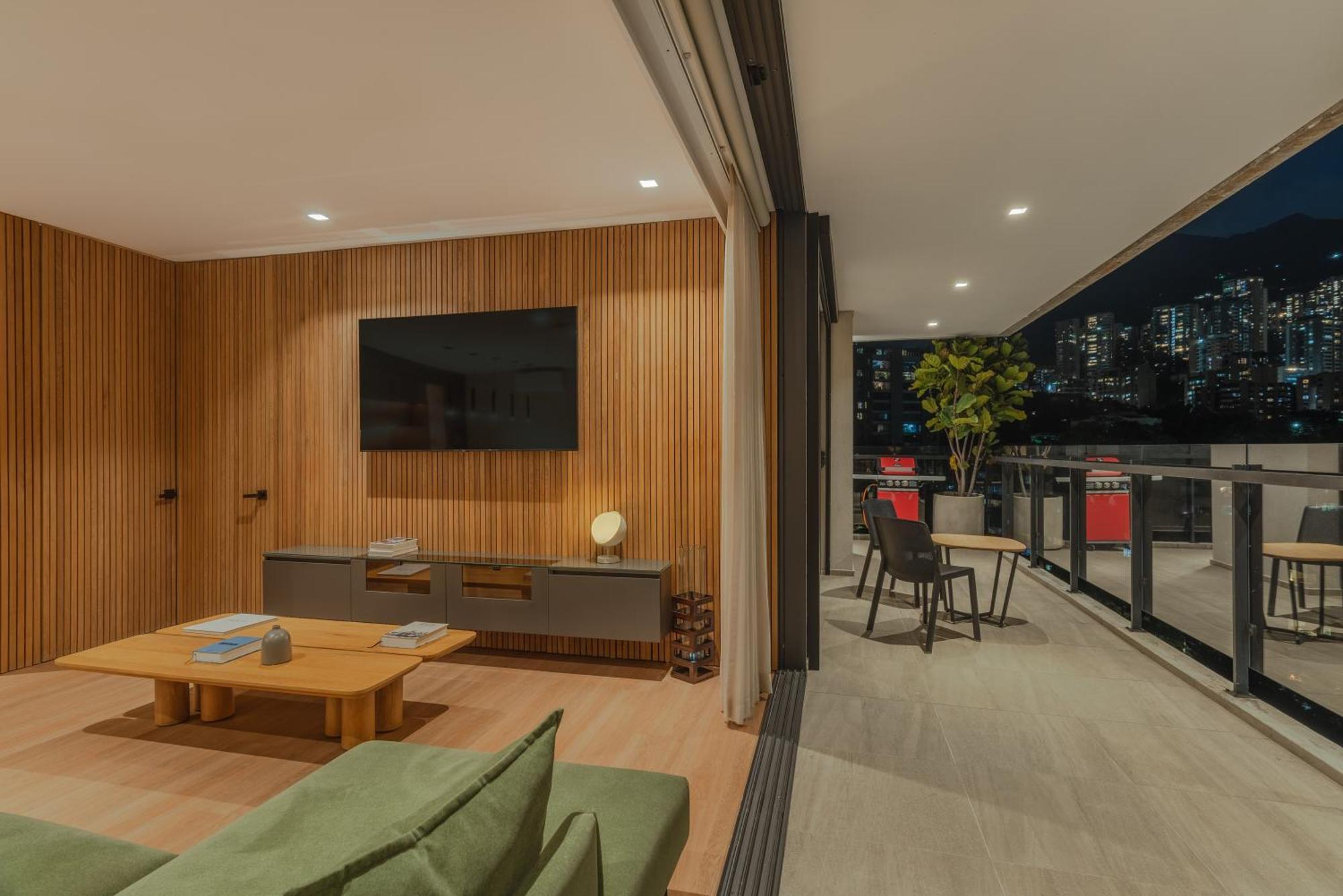 Wake Living Apartahotel Medellín